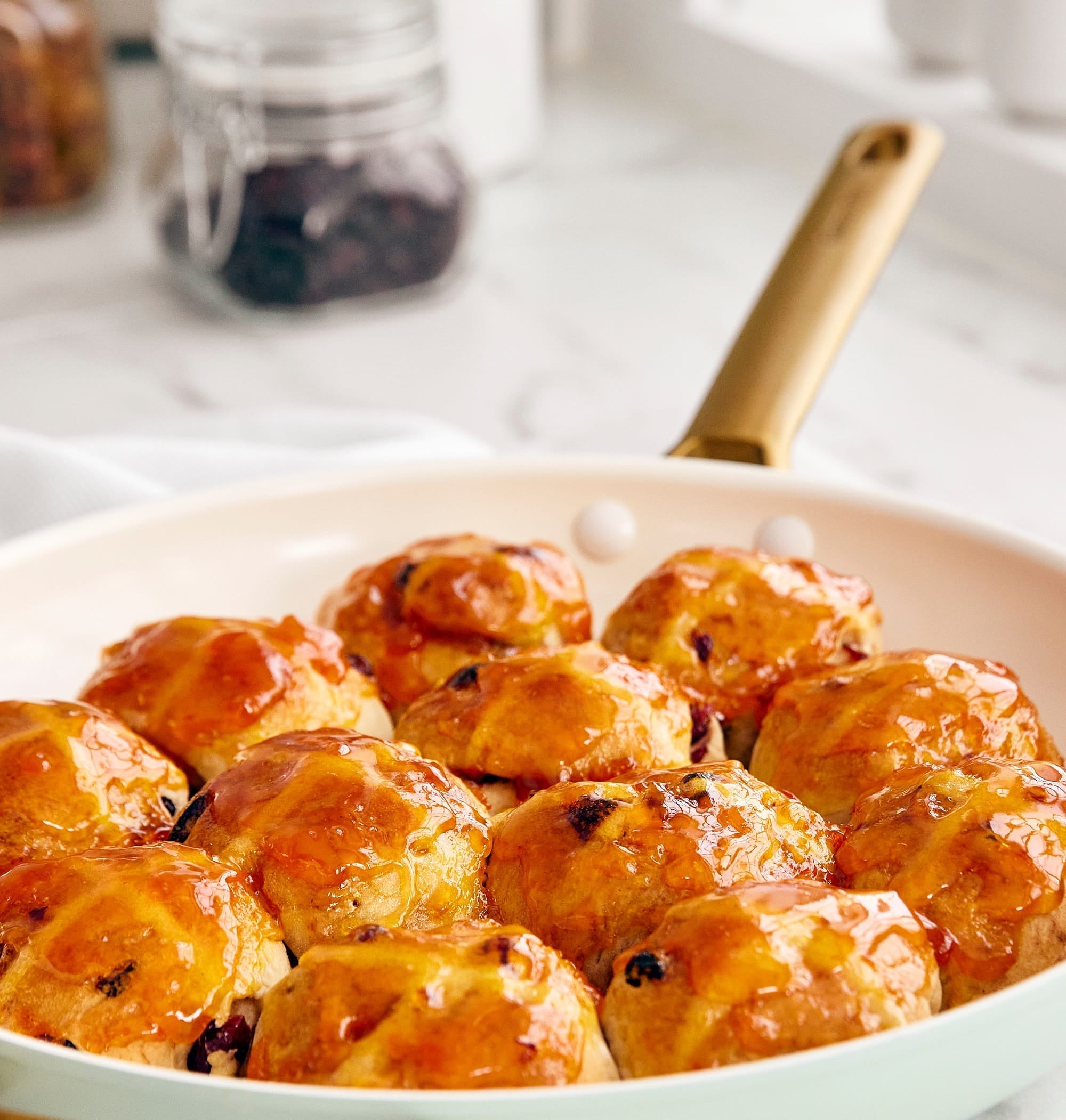 Skillet Hot Cross Buns | Healthy Ceramic Nonstick Cookware | GreenPan New Zealand