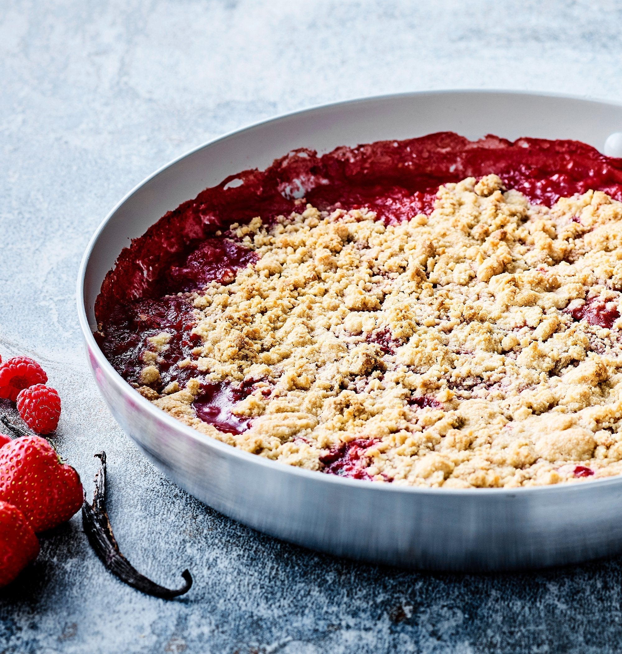 Strawberry & Raspberry Crumble | Healthy Ceramic Nonstick Cookware | GreenPan New Zealand