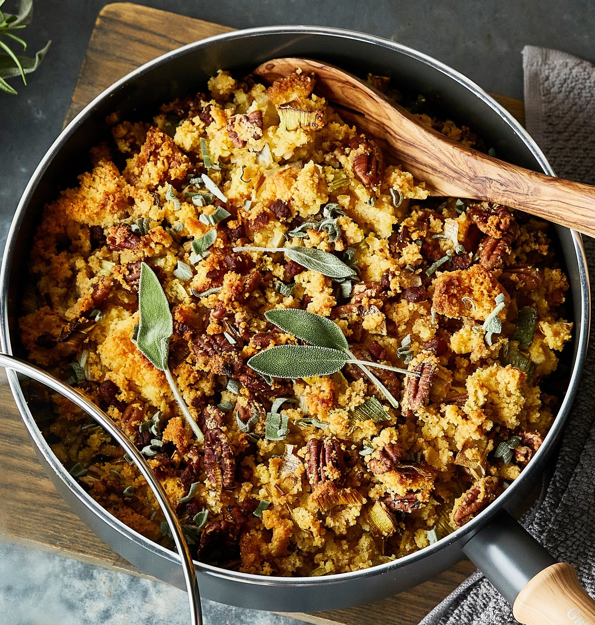 Cornbread Stuffing with Pecans and Pancetta | Healthy Ceramic Nonstick Cookware | GreenPan New Zeala