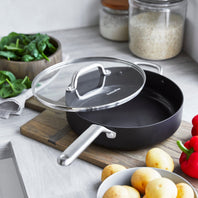 Omega SKILLET WITH LID, BLACK - 28CM