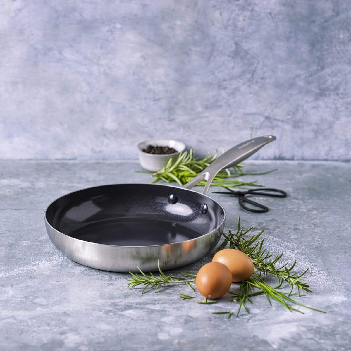 CC004780-001 - Geneva Frying Pan, Stainless Steel - 28cm - Product Image 2