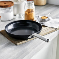 CC006540-001 - Omega Frying Pan With Lid, Black - 28cm - Product Image 4
